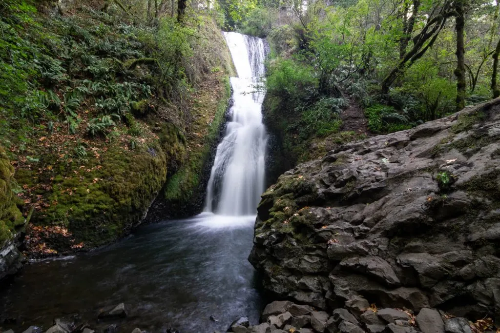 Bridal Veil Falls is one of many day trips from Portland (Oregon).