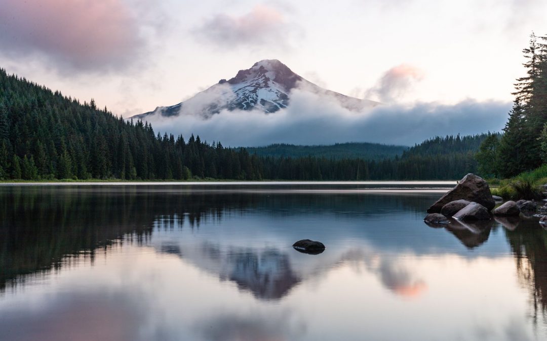 17+ of The Best Lakes in Oregon for Adventures & Camping