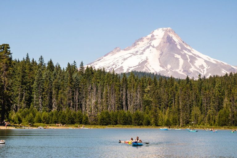 17+ of The Best Lakes in Oregon for Adventures & Camping