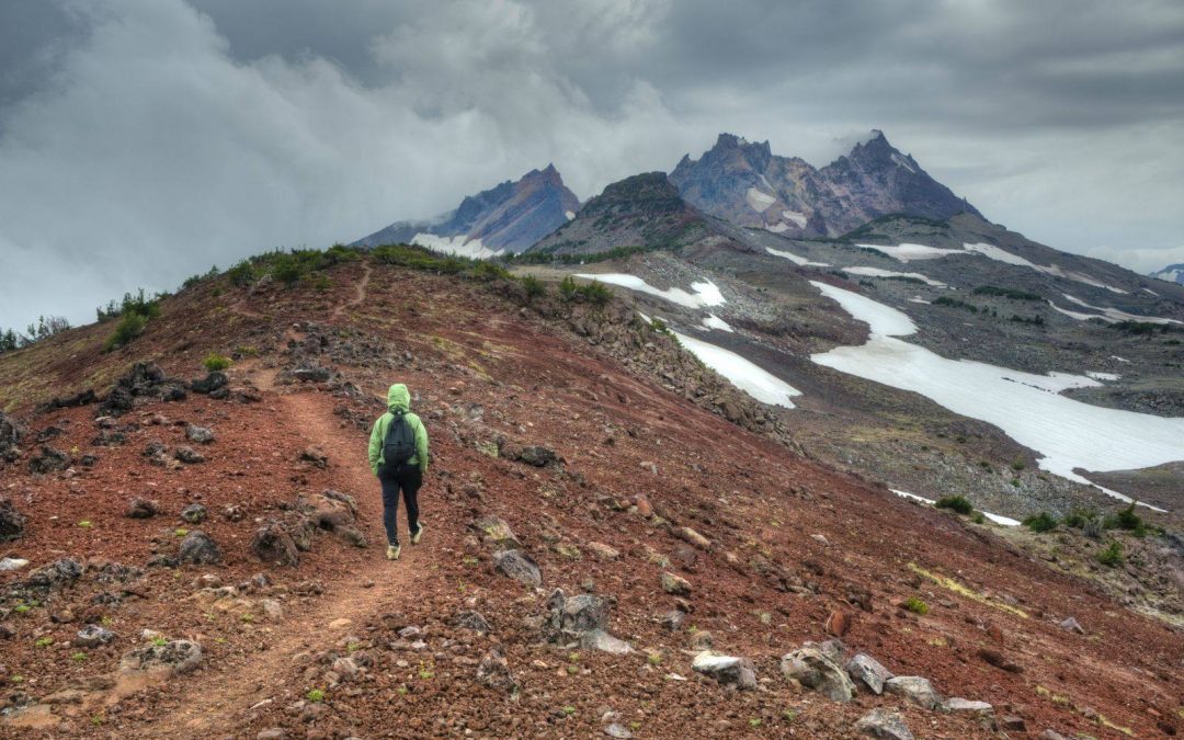 40+ Hiking Gift Ideas for Those Who Love Getting Up High!