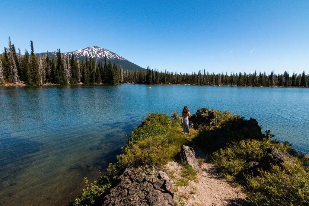 One of the best things to do in Oregon is visit the Cascade Lakes