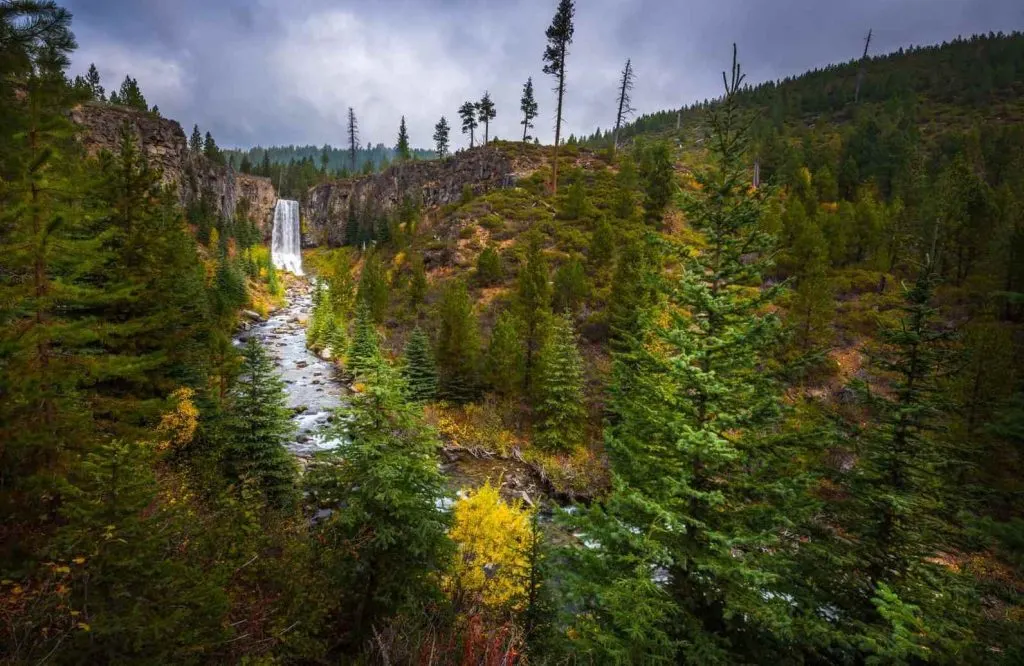 View over forest to Tumalo Falls, one of the most beautiful places in Oregon