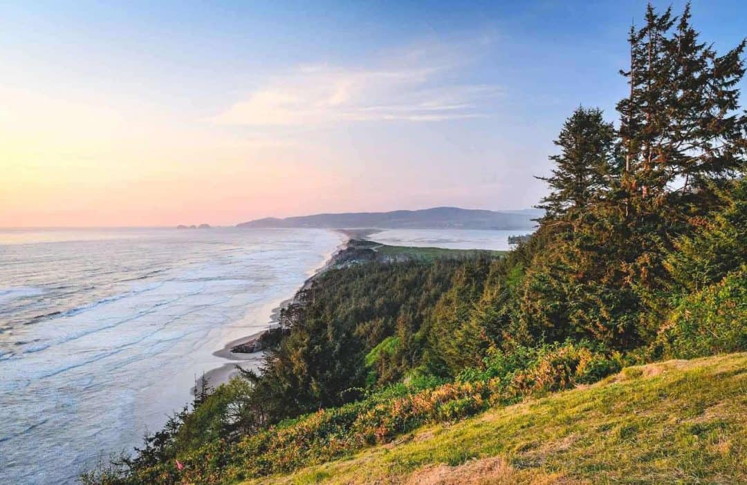 11 Most Scenic Oregon Coast Towns (And What to Do There!)