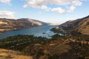 View on the Columbia River hikes