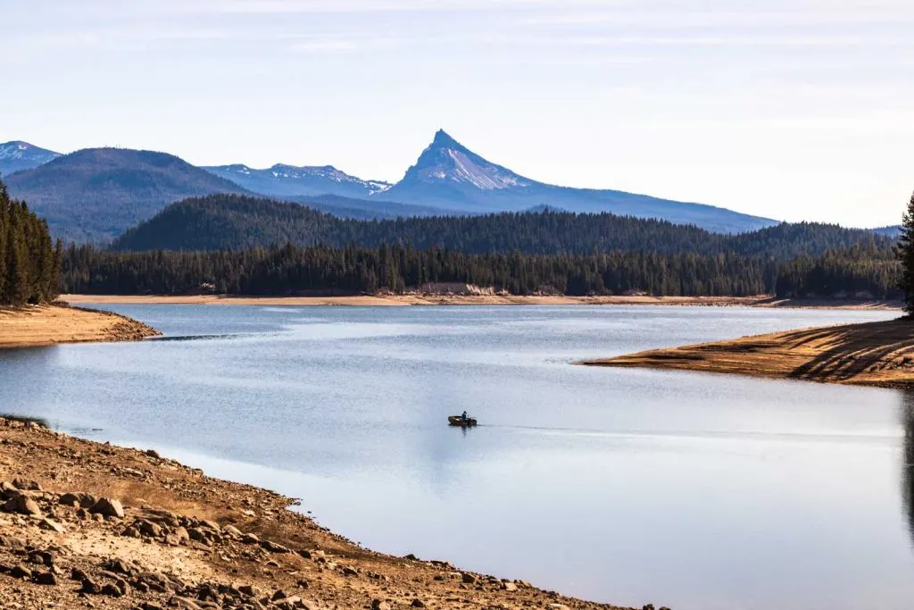 The beauty of Lemolo Lake in Umpqua National Forest