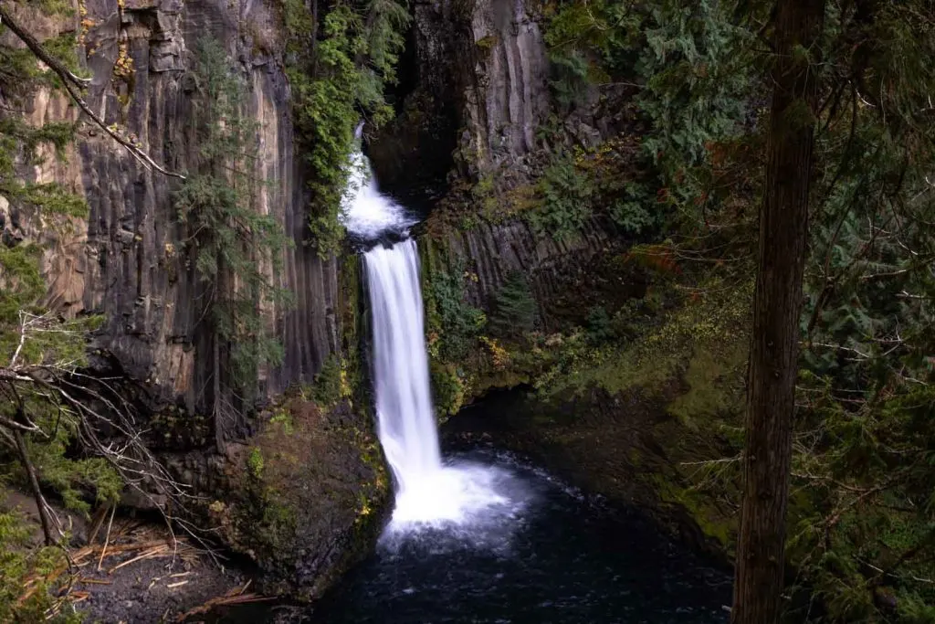 Toketee Falls is one of the most famous Oregon waterfalls.