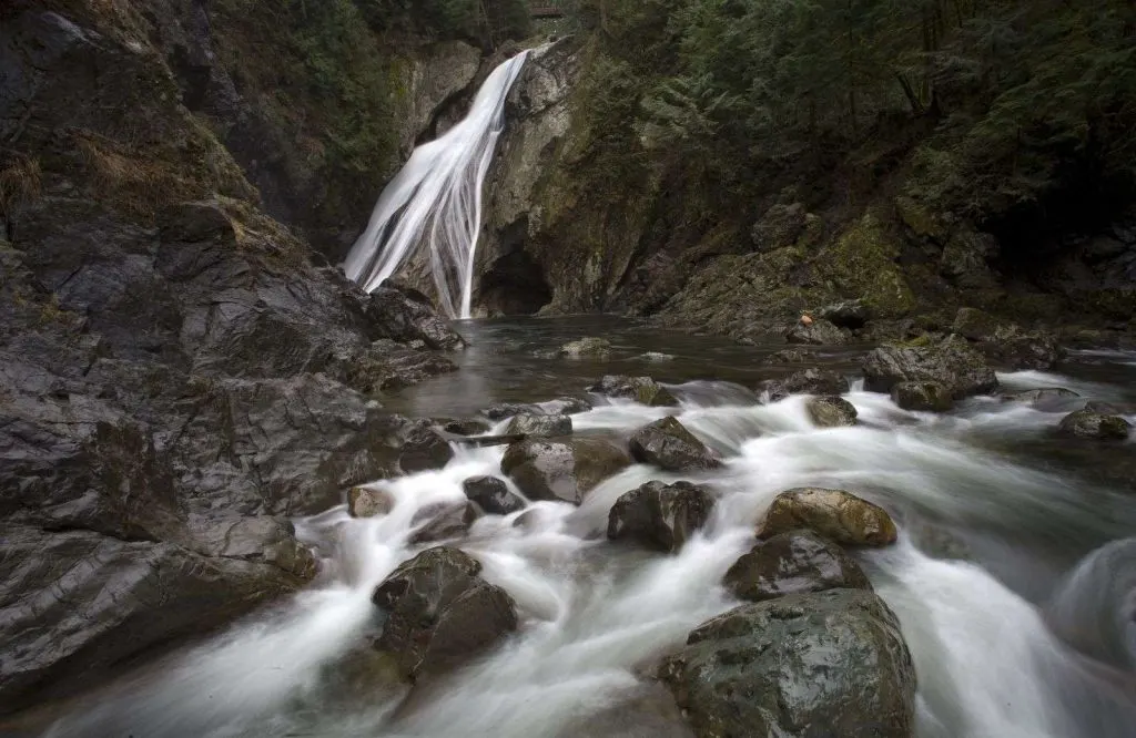 Twin Falls is a must stop on your Washington road trip.