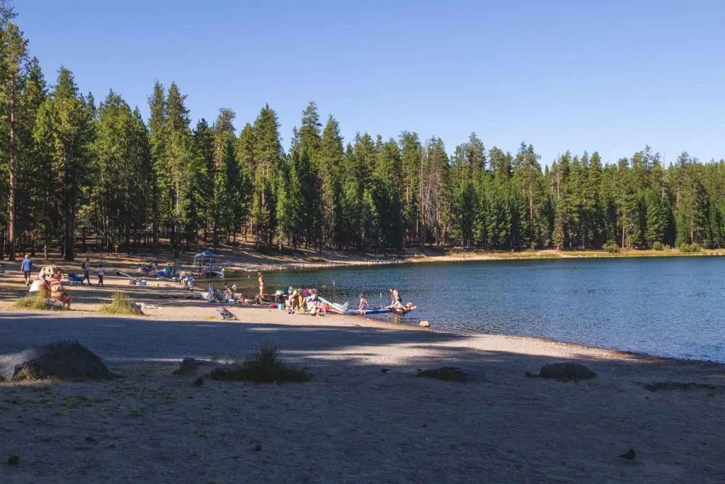 There are recreation areas you can use at Twin Lakes near the Cascade Lakes.