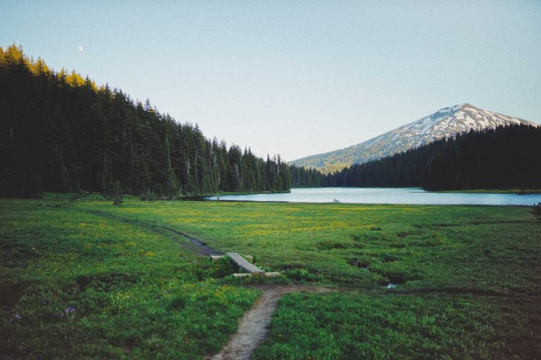 Todd Lake is a natural lake near the Cascade Lakes.