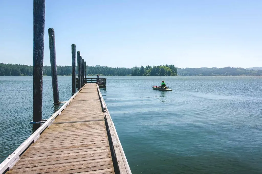 If you need a break from the Oregon sand dunes, hit the water on Siltcoos Lake.