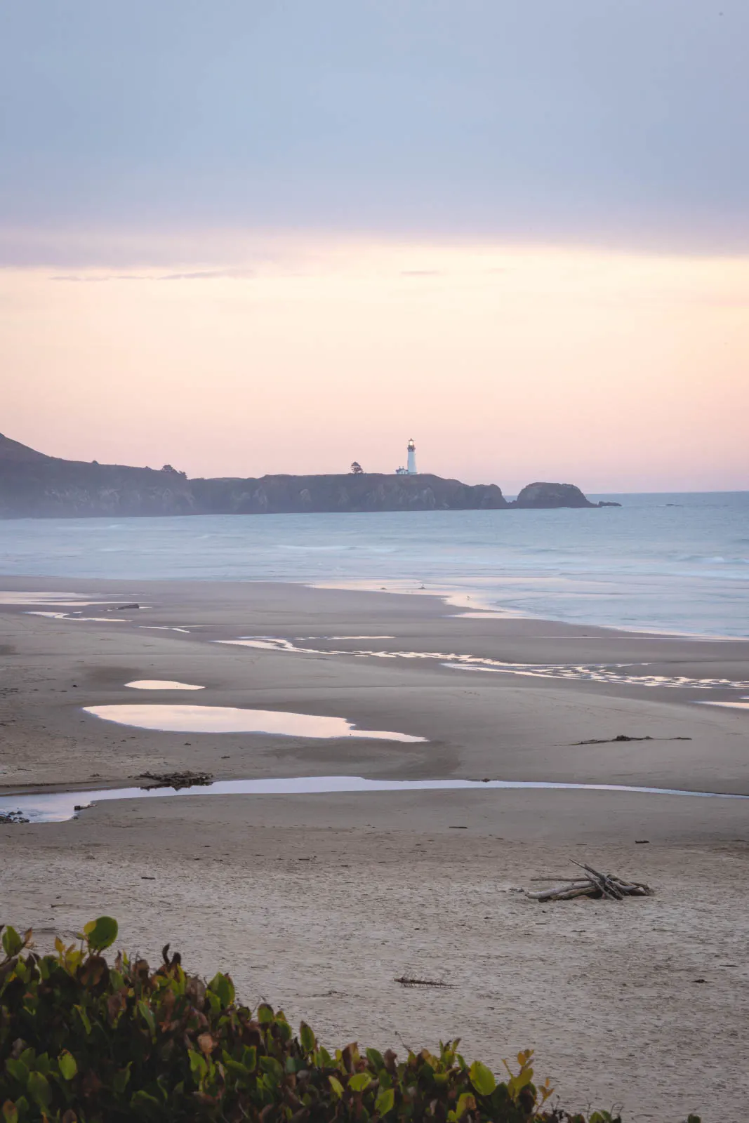 Beverly Beach State Park beach in Oregon at sunset