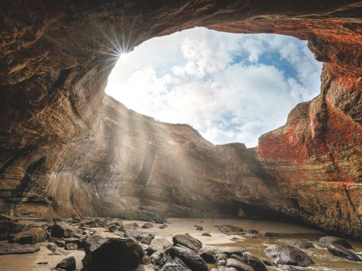 Devils Punch Bowl Oregon