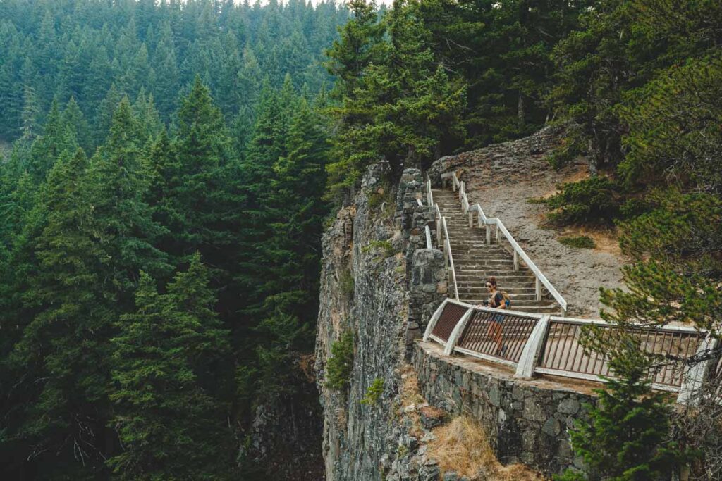 Woman at viewpoint on the Salt Creek Falls Hike