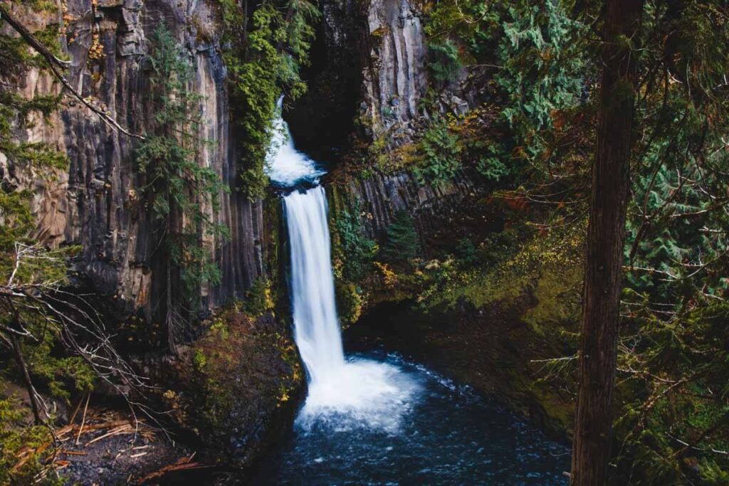 Toketee Falls in Umpqua National Park waterfalls near Eugene, Oregon