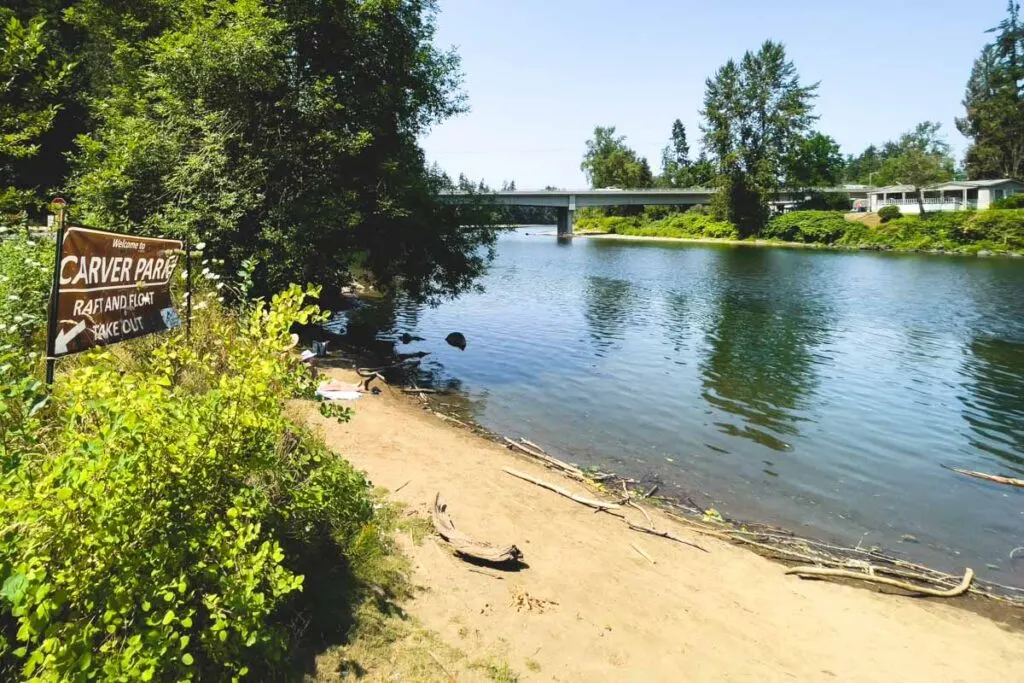 Shore and bridge at Carver Beach near Portland