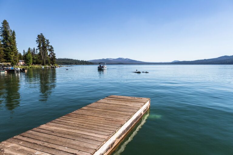 Wooden jetty at Diamond Lake Oregon