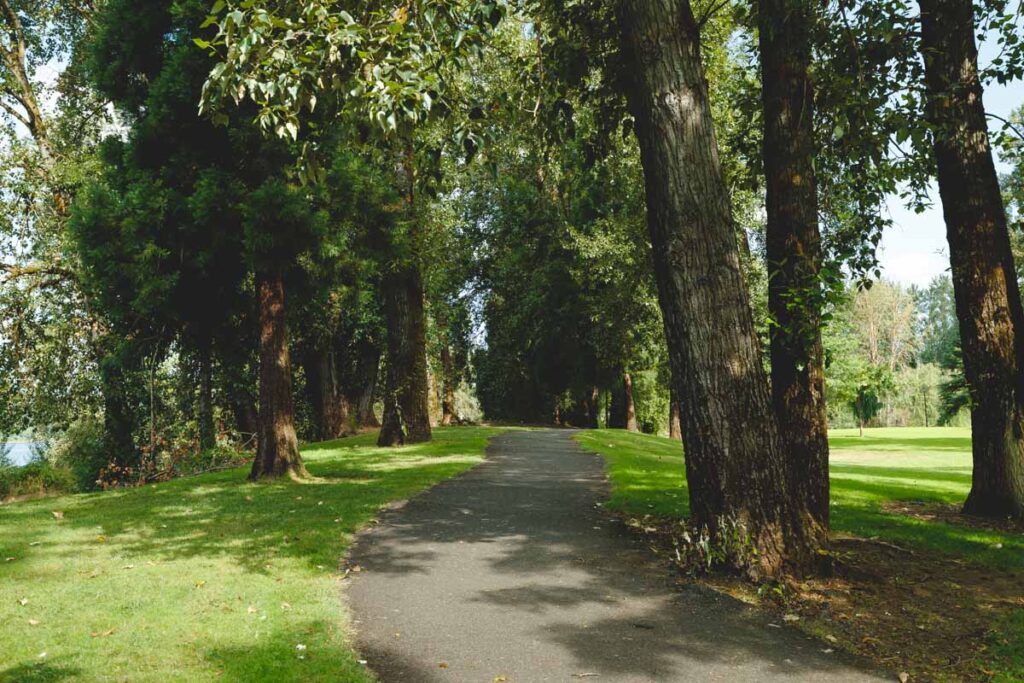Path though Clackamette Park one of the best parks in Portland