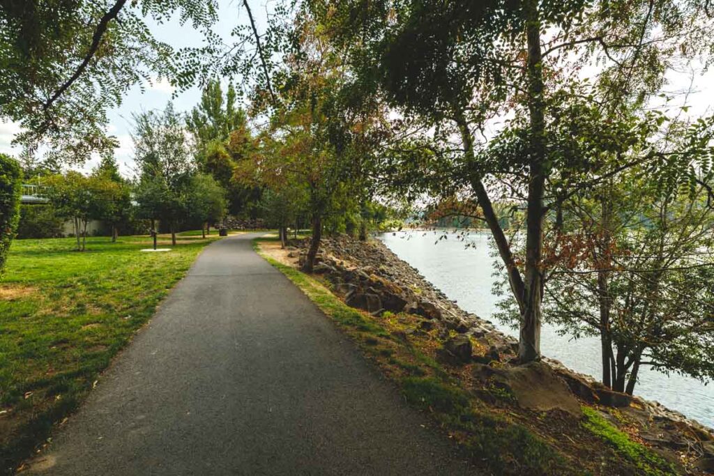 Waterside path at Milwaukee Bay Park in Portland