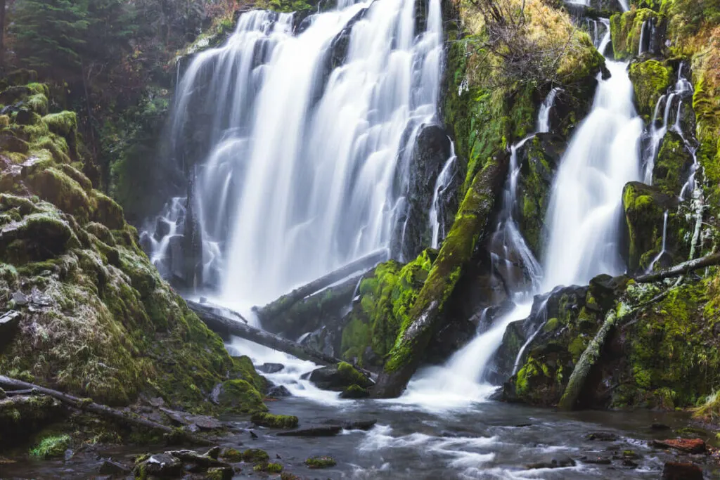 National Creek Falls, Oregon, one of the waterfalls in Klamath Falls