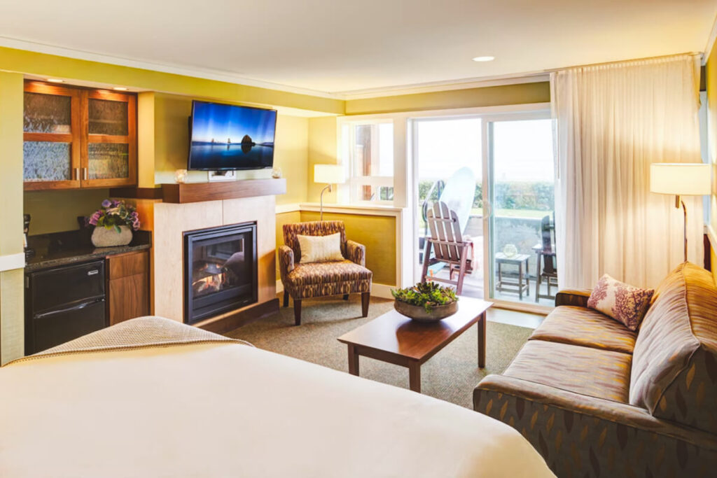 One of the luxurious rooms at Surfsand Resort with a view of Cannon Beach.