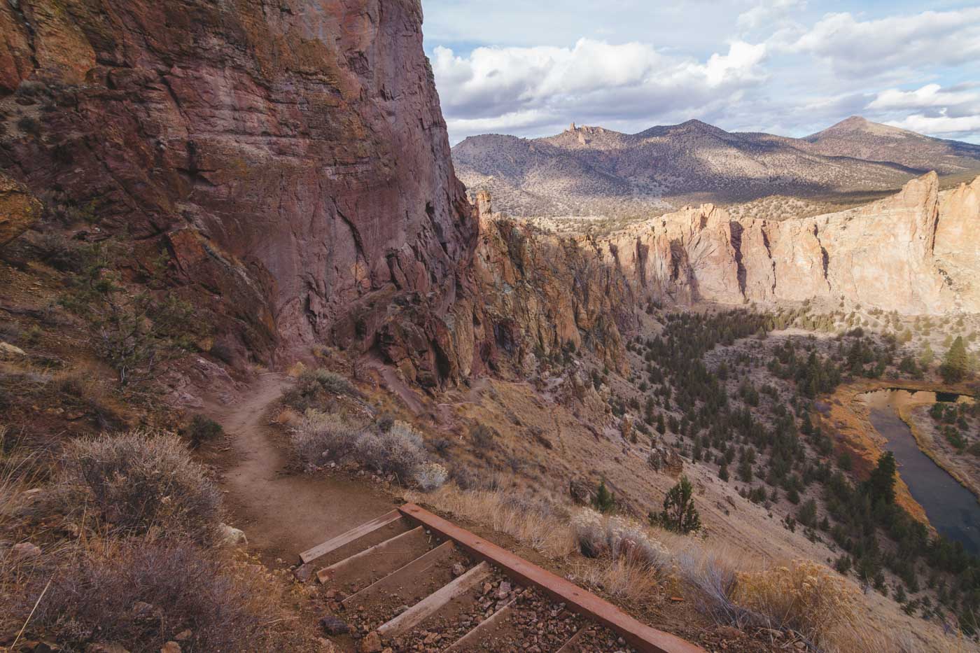 Misty Ridge Trail Misery Ridge Trail—Smith Rock State Park's BEST Hike!