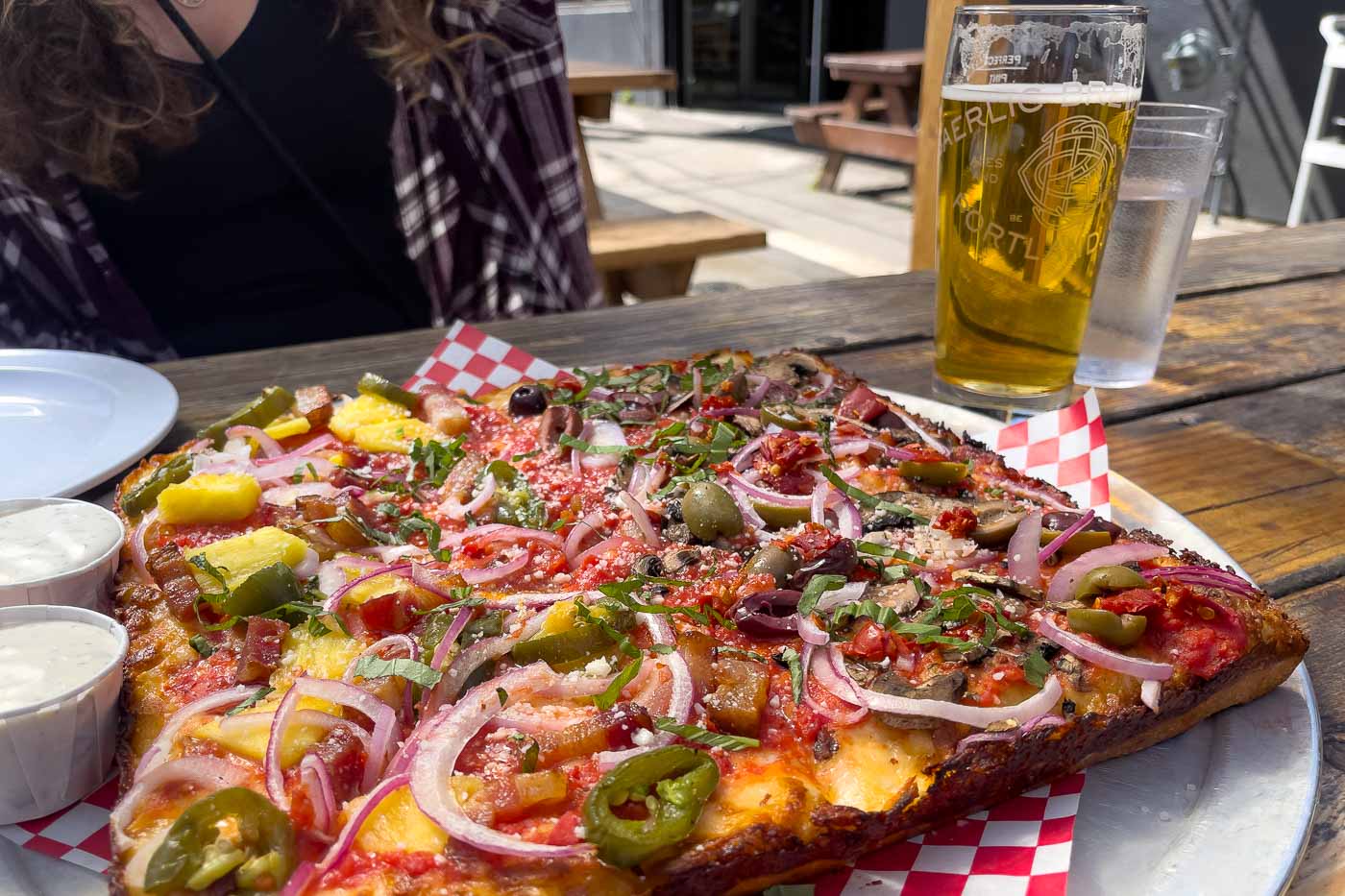 Baerlic pizza and beer.