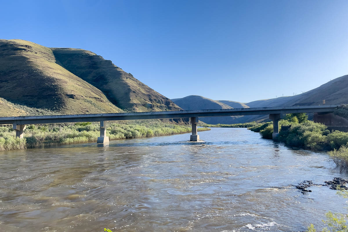 Cottonwood Canyon State Park river view with bridge.