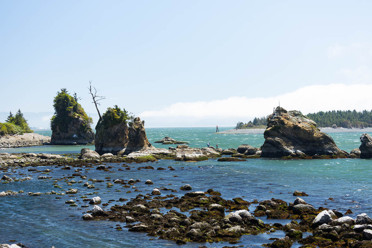 Three Graces, rocks in ocean water