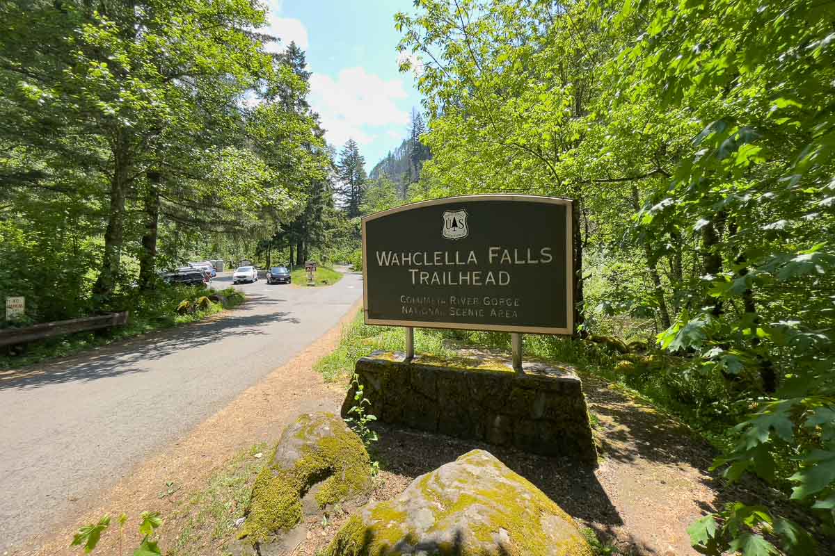 Wahclella falls trailhead